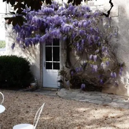 D'hotes Les Cyclamens Bed & Breakfast